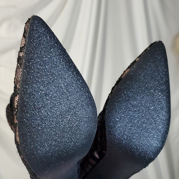 Joyfolie NWOT Black and Tan Lace Heeled Velvet Bow Candence Boots Sz 8 *flaw - Picture 9 of 10